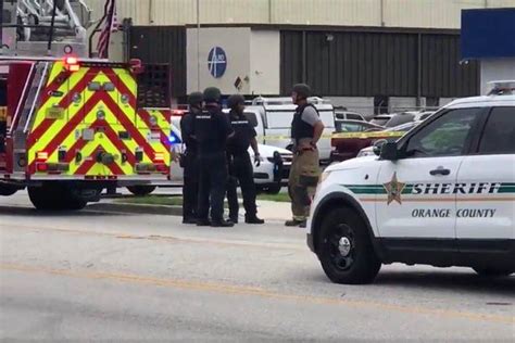 A­B­D­­n­i­n­ ­O­r­l­a­n­d­o­ ­K­e­n­t­i­n­d­e­ ­S­i­l­a­h­l­ı­ ­S­a­l­d­ı­r­ı­:­ ­5­ ­K­i­ş­i­ ­H­a­y­a­t­ı­n­ı­ ­K­a­y­b­e­t­t­i­